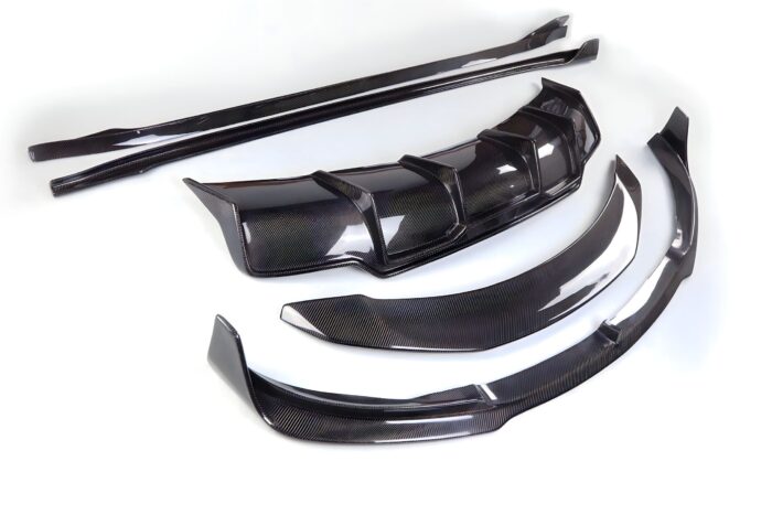 TESLA MODEL 3 V- STYLE FULL CARBON FIBRE KIT