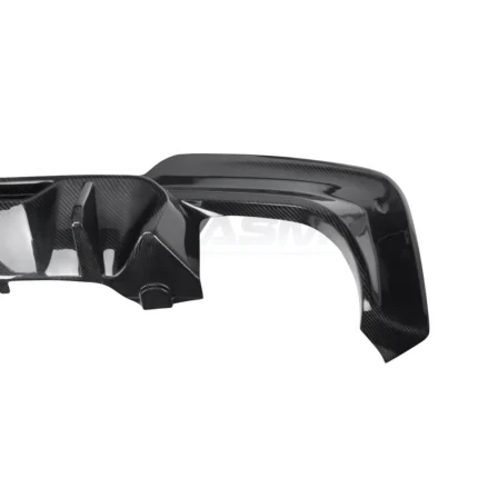 Side view of BMW X3 G01 rear diffuser in pre-preg carbon fibre – aerodynamic corner profile and sculpted fitment