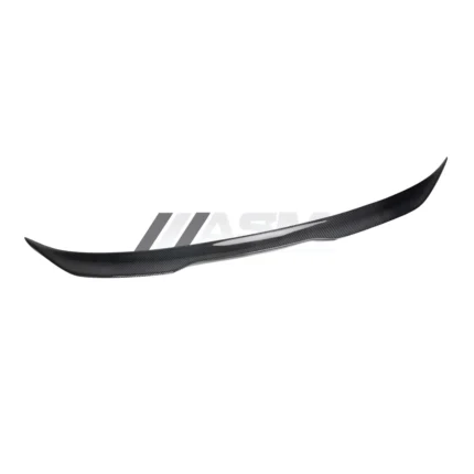 BMW G30 / F90 MP style carbon spoiler – diagonal angle showing curvature and pre-preg carbon finish